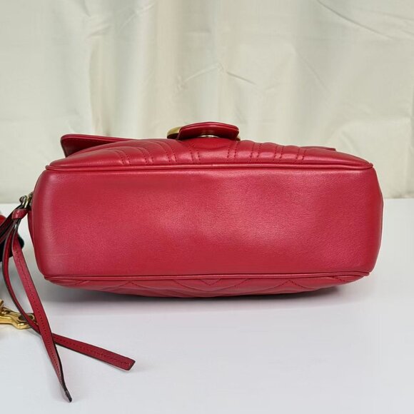 Gucci Red Leather Marmont Shoulder Bag Crossbody - Elegant & Versatile Design - Picture 5 of 11